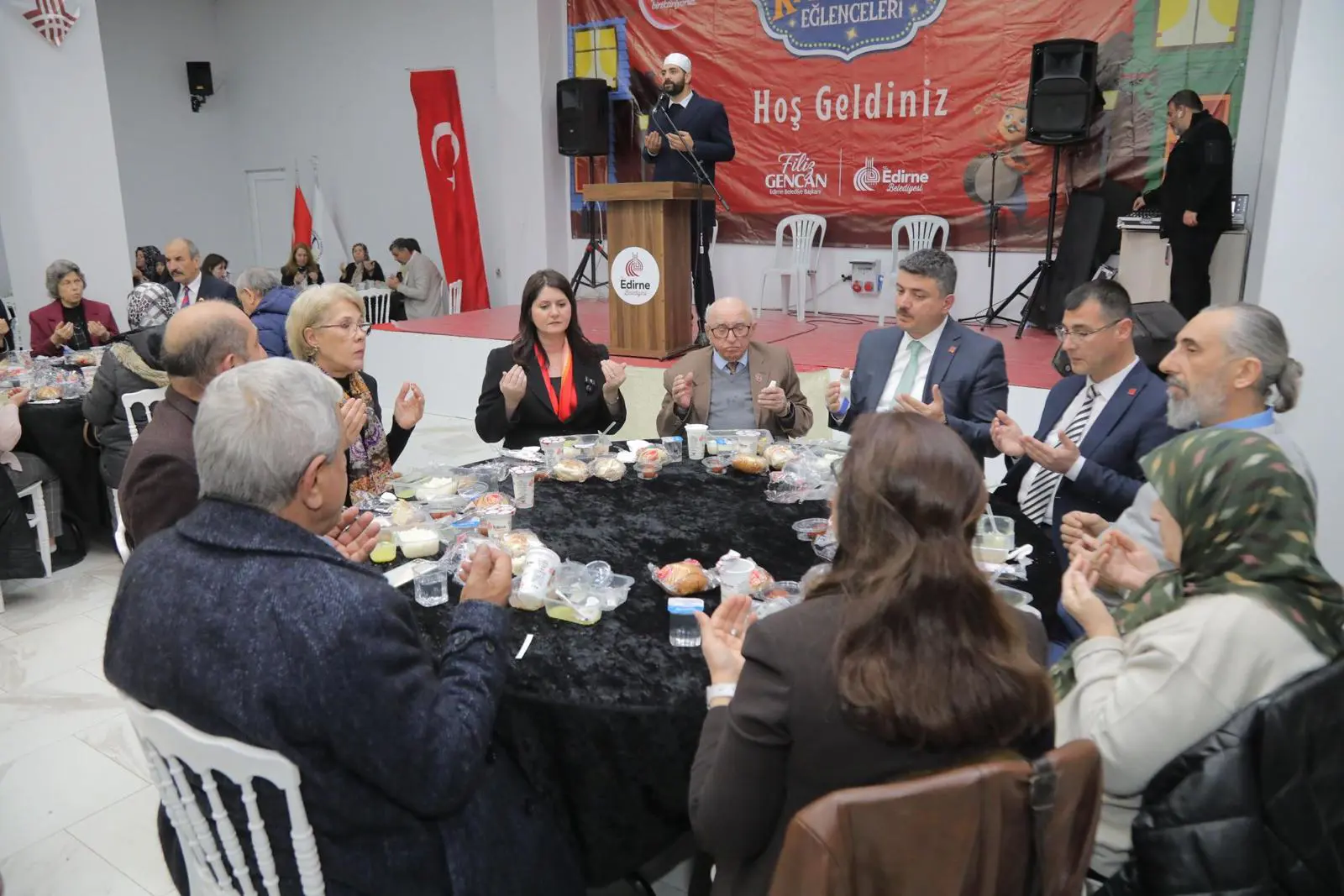 Edirne Belediyesi’nden Şehit, Gazi, Polis ve Emekli Astsubay Ailelerine İftar galeri görseli
